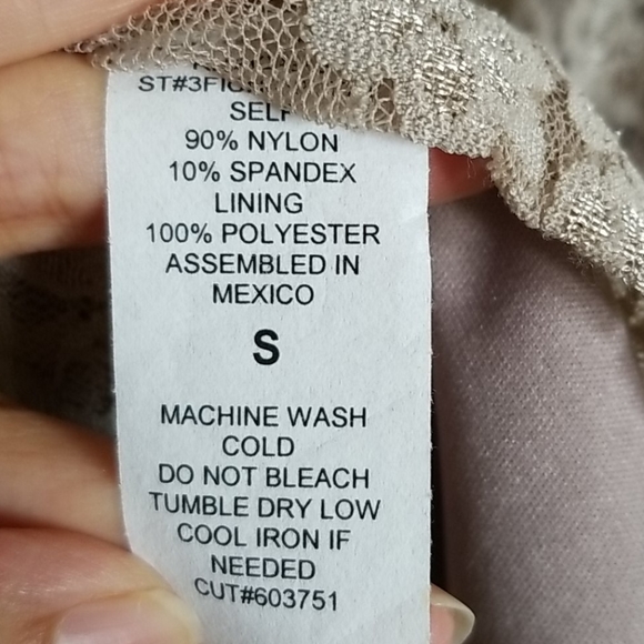 Dress - Picture 5 of 6